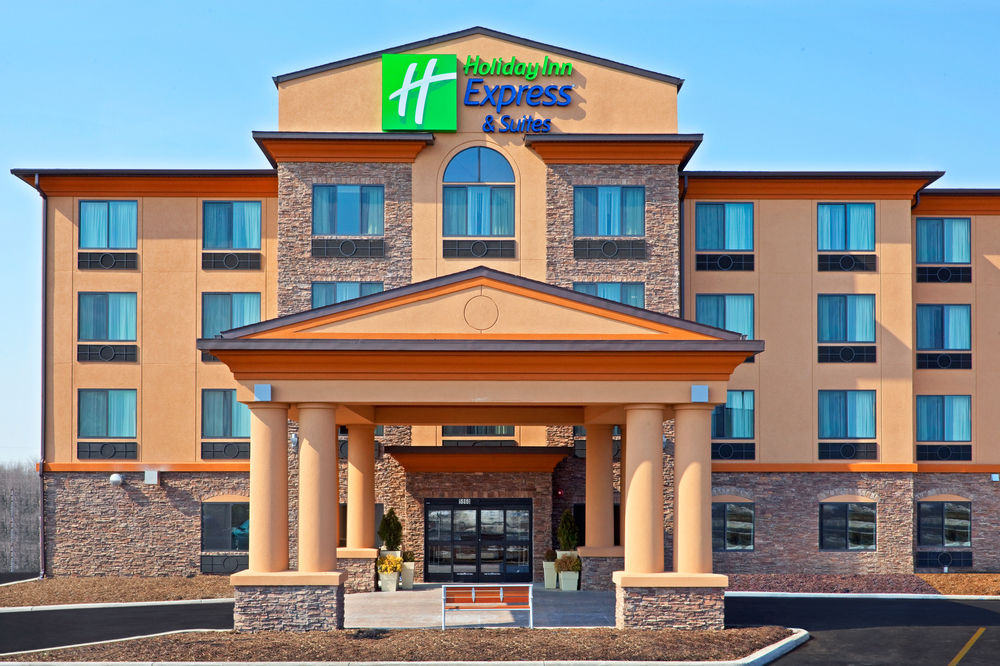 Holiday Inn Express Hotel & Suites Syracuse North Airport Area image 1